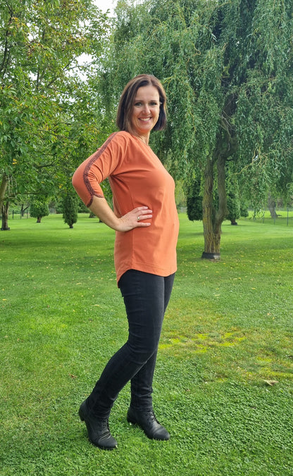 Havfrue - Kurz-, 3/4-, Langarmshirt mit U-Boot-Ausschnitt und Streifenversäuberung Gr. 30-50